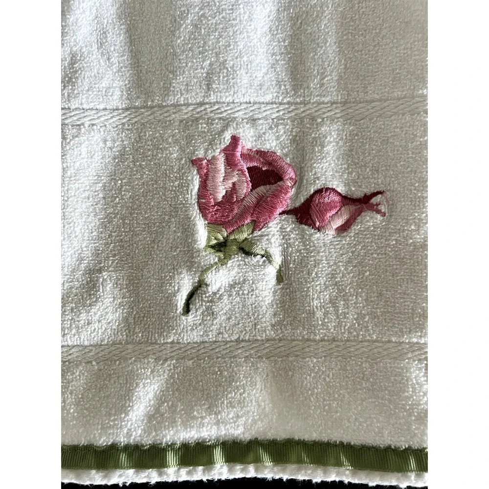 Vintage Springmaid Embroidered Rose Towel Set of 2 Cotton Bath Hand Towels